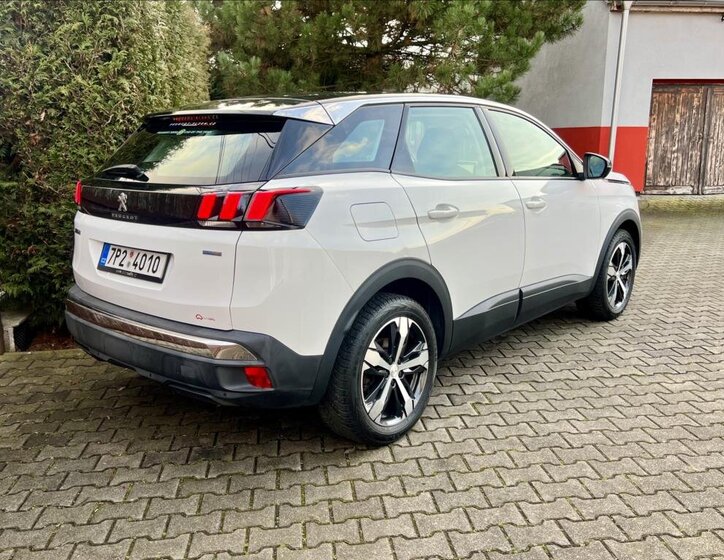 Peugeot 3008 SUV 1,2 l 96 kw