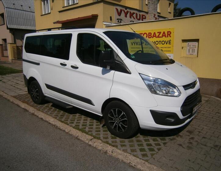 Ford Tourneo Custom 1