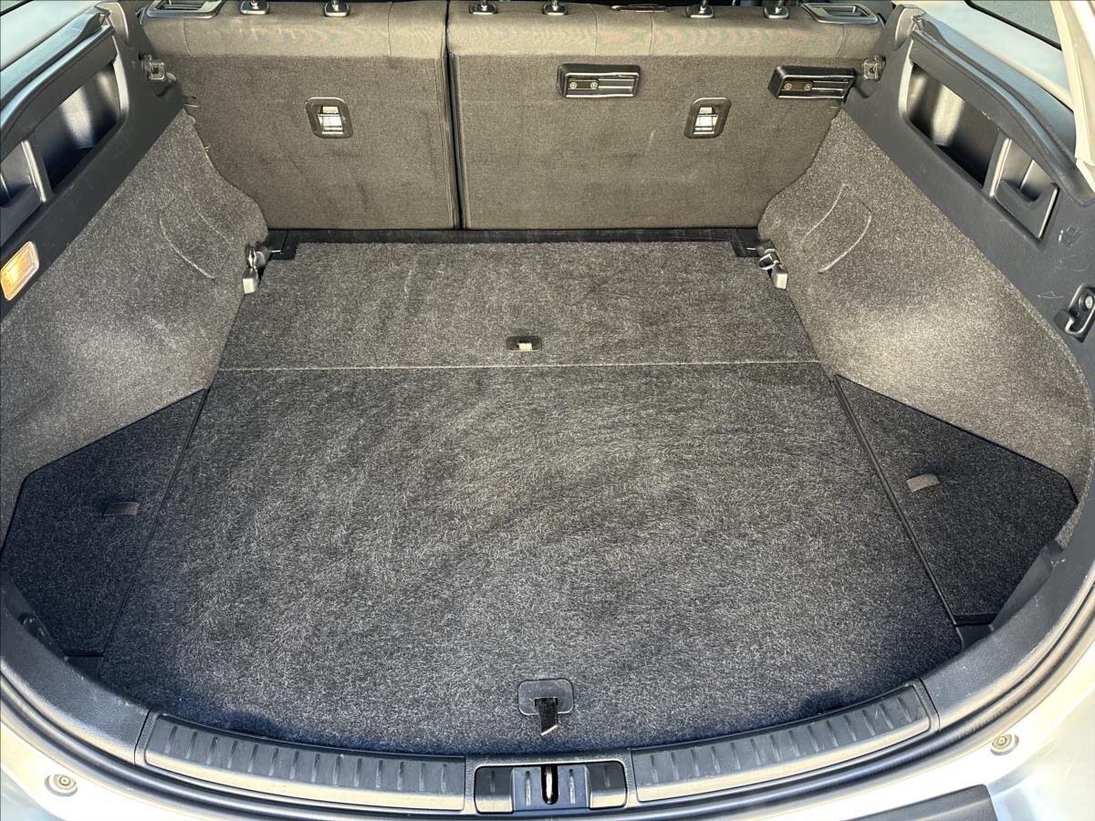 Toyota Auris Kombi 1,6 l 98 kw