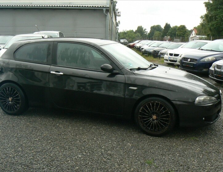 Alfa Romeo 147 8