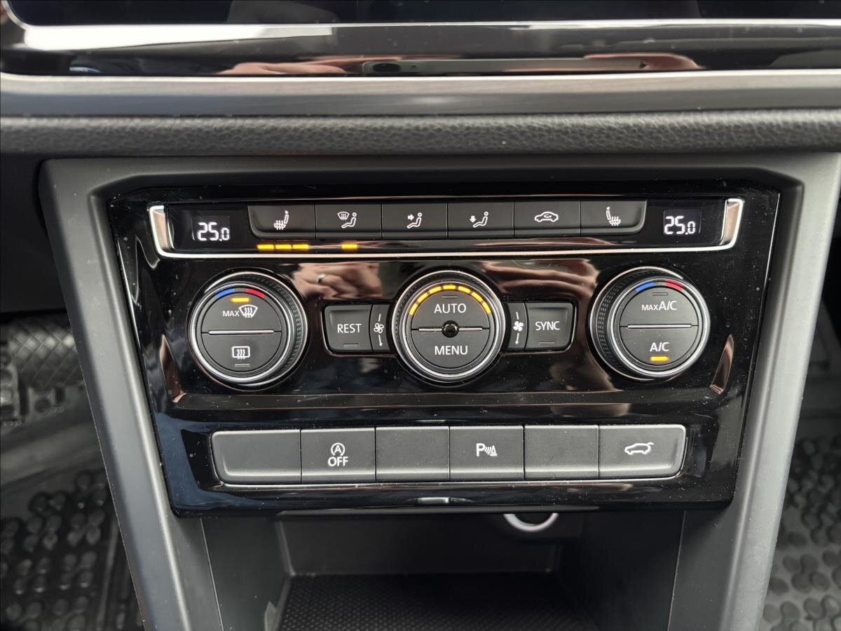 Volkswagen Touran MPV 1,5 l 110 kw