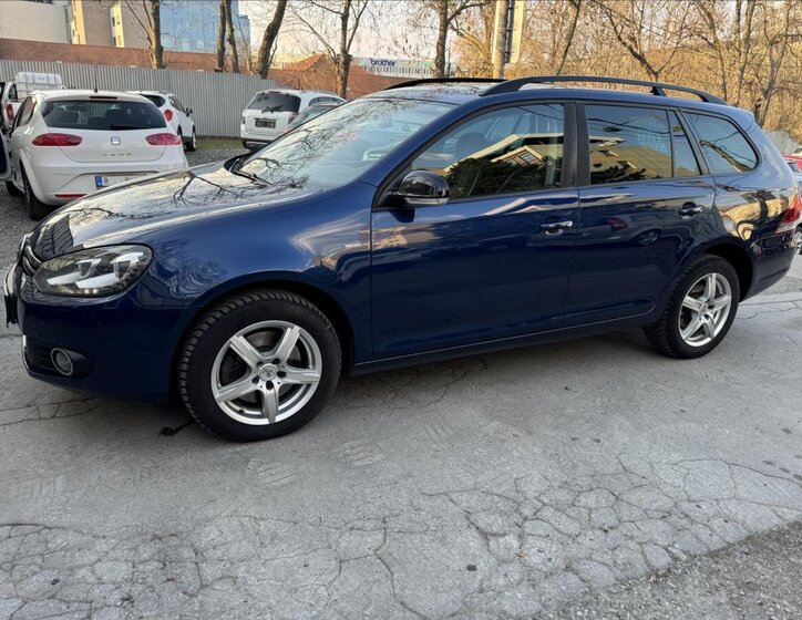 Volkswagen Golf Kombi 1,6 l 77 kw