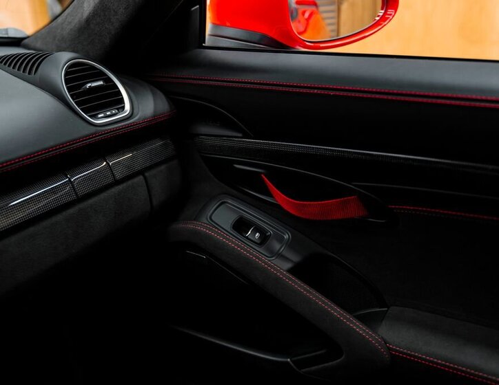 Porsche 718 Hatchback 4,0 l 309 kw