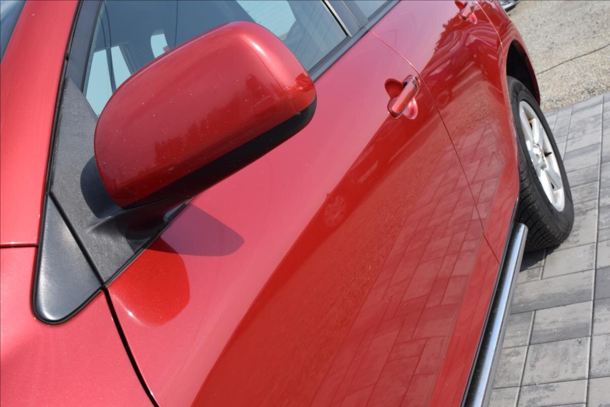 Toyota RAV4 SUV / Terénní 2,2 l 100 kw