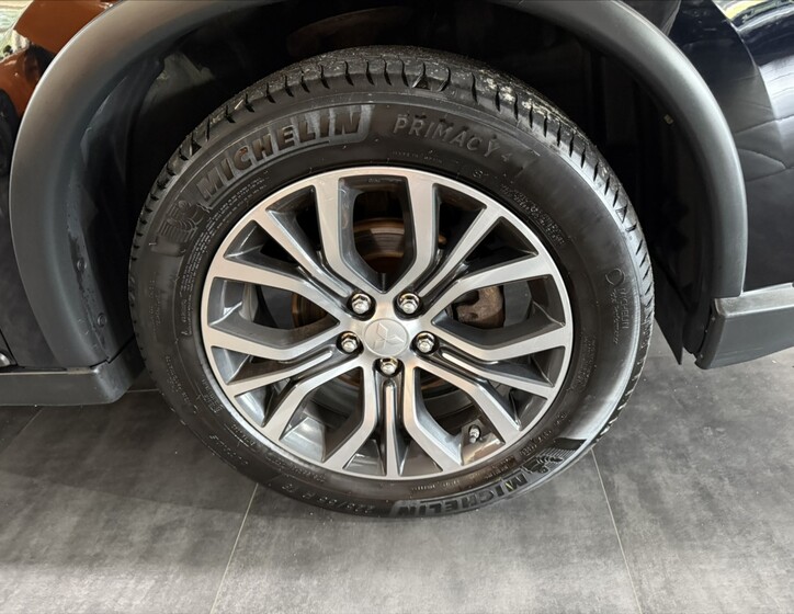 Mitsubishi Outlander 32