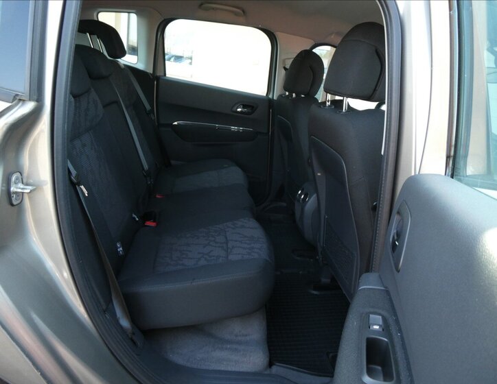 Peugeot 3008 SUV / Terénní 1,6 l 82 kw