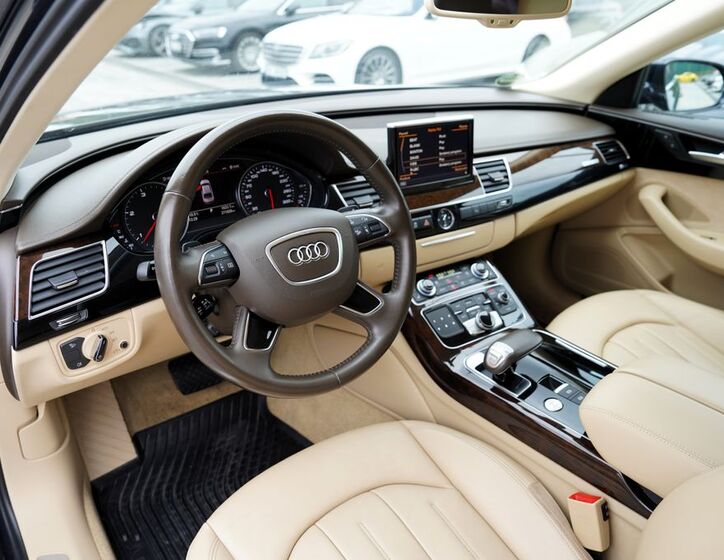 Audi A8 22