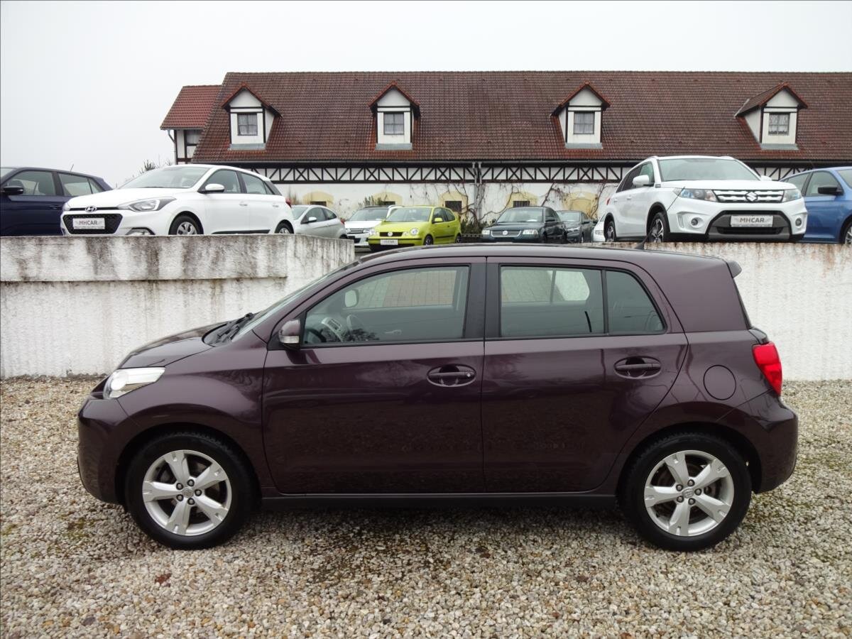 Toyota Urban Cruiser Hatchback 1,3 l 74 kw