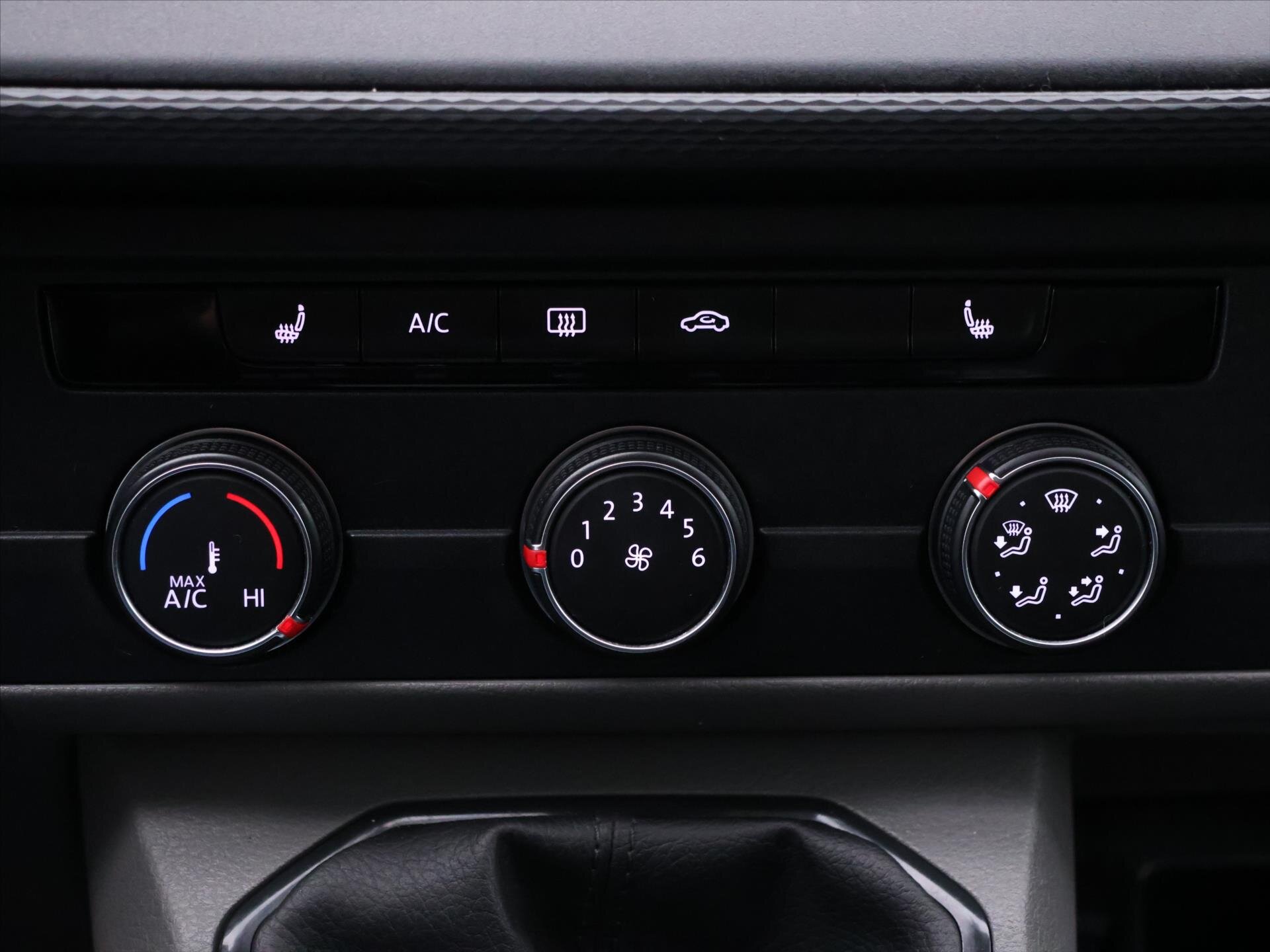 Volkswagen Transporter Kombi 2,0 l 81 kw