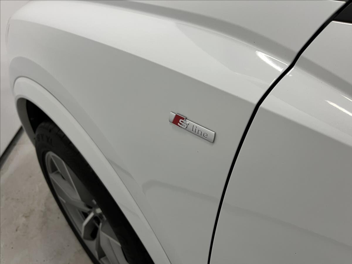 Audi Q3 SUV / Terénní 1,5 l 110 kw