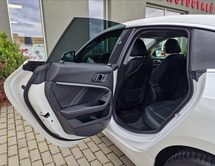 BMW Řada 2 Sedan / Limuzína 2,0 l 110 kw