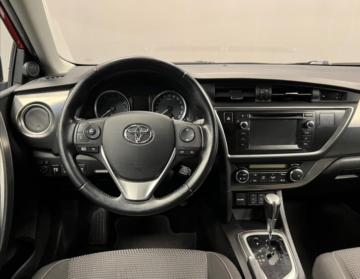 Toyota Auris Kombi 1,6 l 97 kw