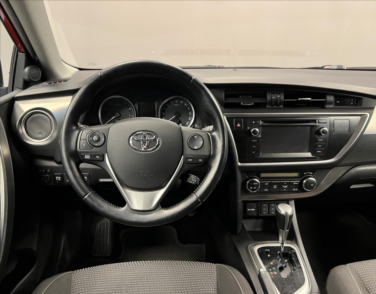 Toyota Auris Kombi 1,6 l 97 kw