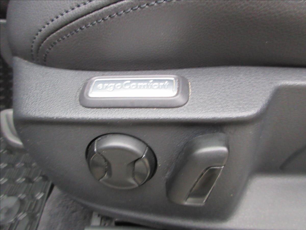 Volkswagen Passat Kombi 1,6 l 88 kw