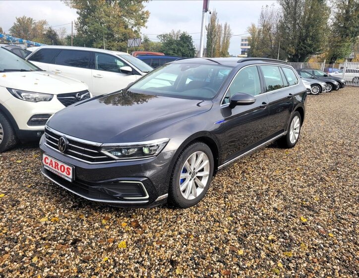 Volkswagen Passat 1
