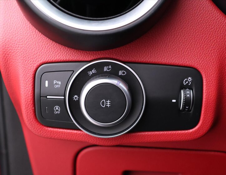 Alfa Romeo Stelvio SUV / Terénní 2,9 l 375 kw