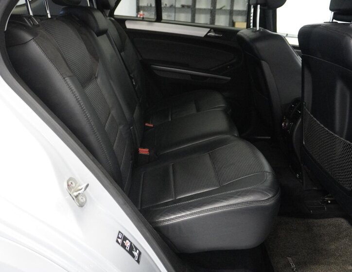 Mercedes-Benz Třídy M SUV 6,2 l 375 kw