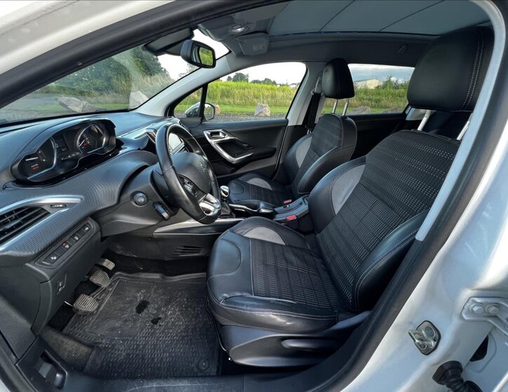 Peugeot 2008 SUV / Terénní 1,6 l 84 kw