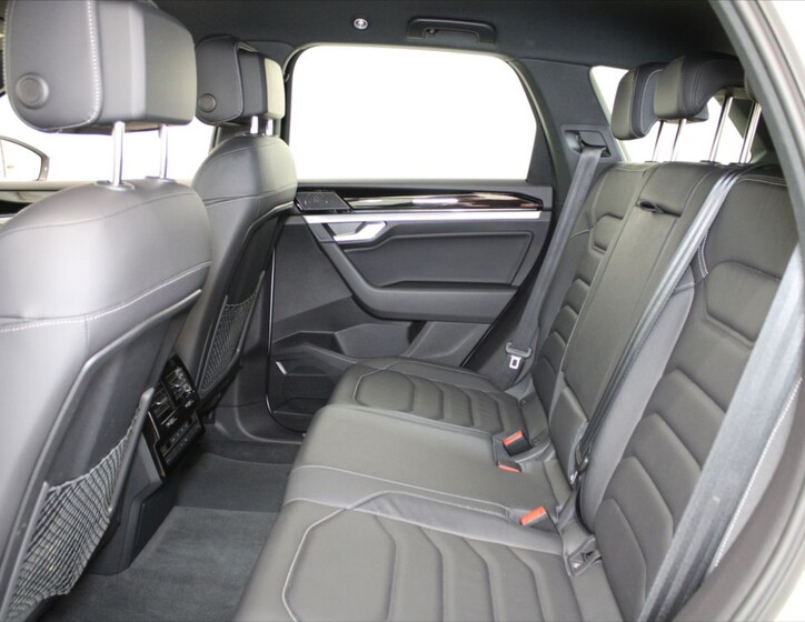 Volkswagen Touareg 7