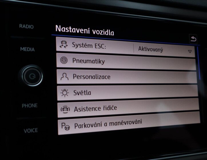 Volkswagen T-Roc CUV 1,6 l 85 kw