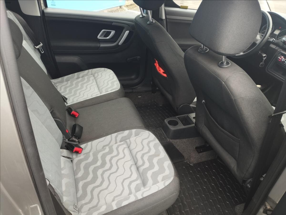 Škoda Roomster Kombi 1,2 l 51 kw