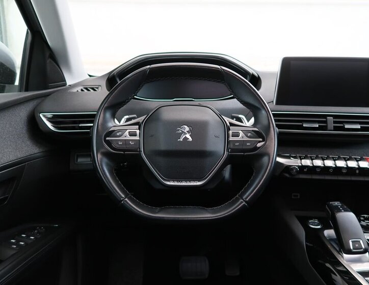 Peugeot 5008 SUV / Terénní 1,2 l 96 kw