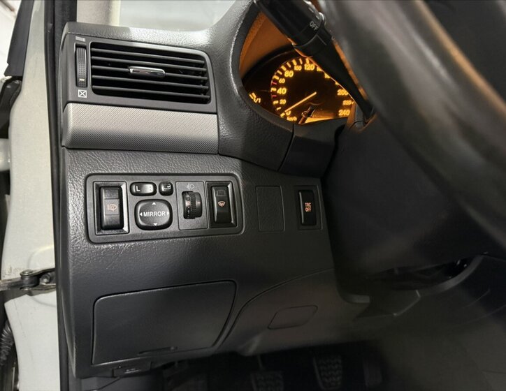 Toyota Avensis Liftback 1,8 l 95 kw