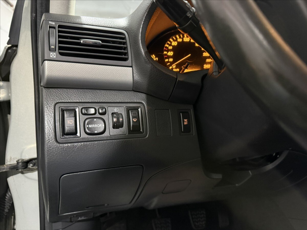 Toyota Avensis Liftback 1,8 l 95 kw