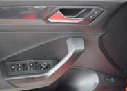Volkswagen T-Roc SUV / Terénní 2,0 l 140 kw