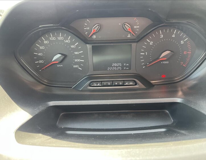 Peugeot Partner Skříň 1,5 l 75 kw