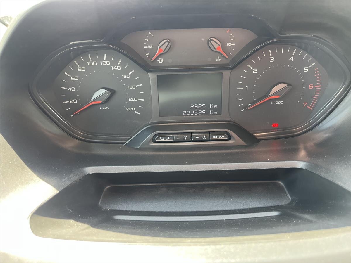 Peugeot Partner Skříň 1,5 l 75 kw