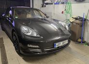 Porsche Panamera 4
