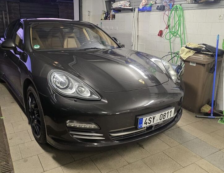 Porsche Panamera 4