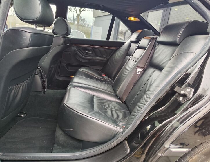 BMW Řada 7 Sedan / Limuzína 2,8 l 142 kw