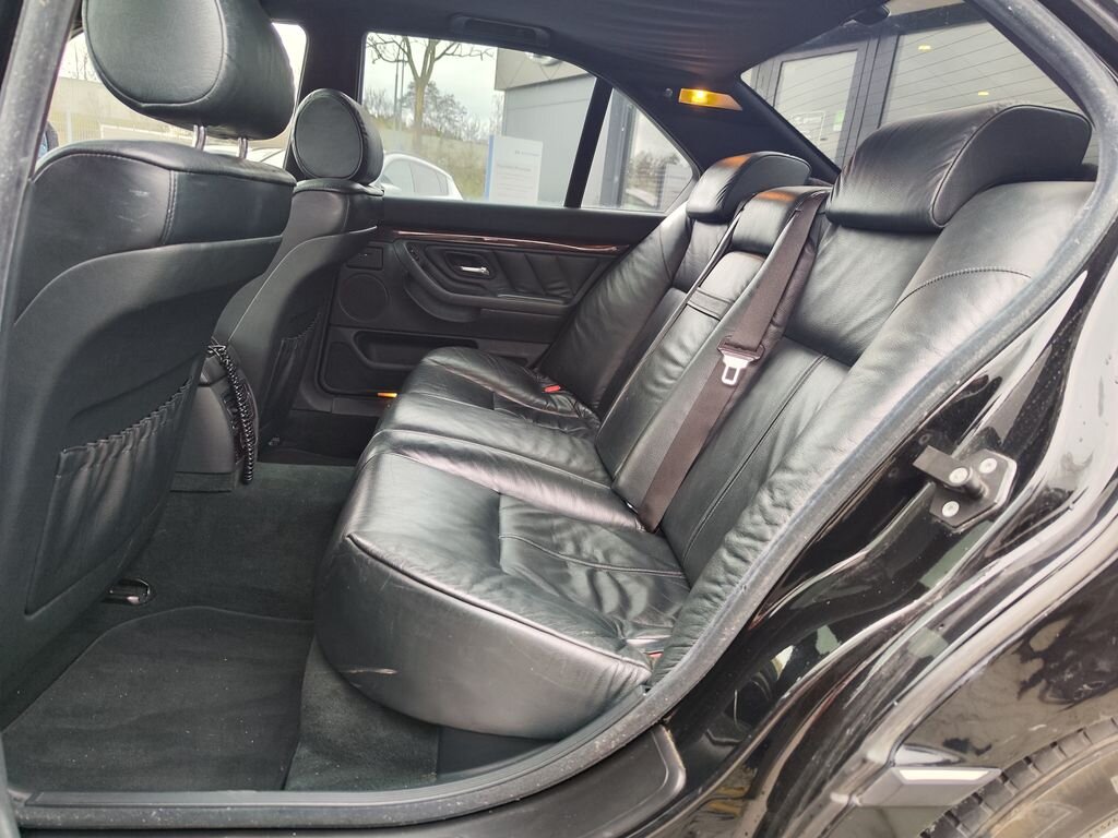 BMW Řada 7 Sedan / Limuzína 2,8 l 142 kw