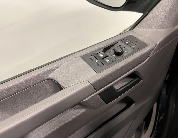 Volkswagen Caravelle Kombi 2,0 l 110 kw