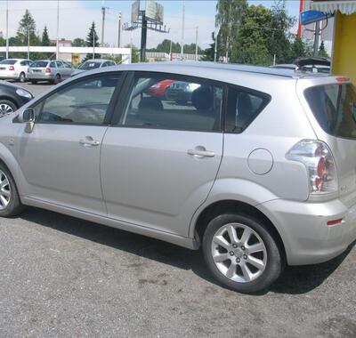 Toyota Corolla Verso 2