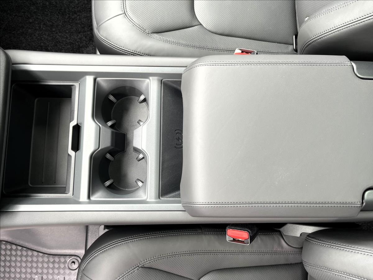 Land Rover Defender SUV / Terénní 5,0 l 313 kw