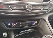 Opel Insignia Kombi 2,0 l 128 kw