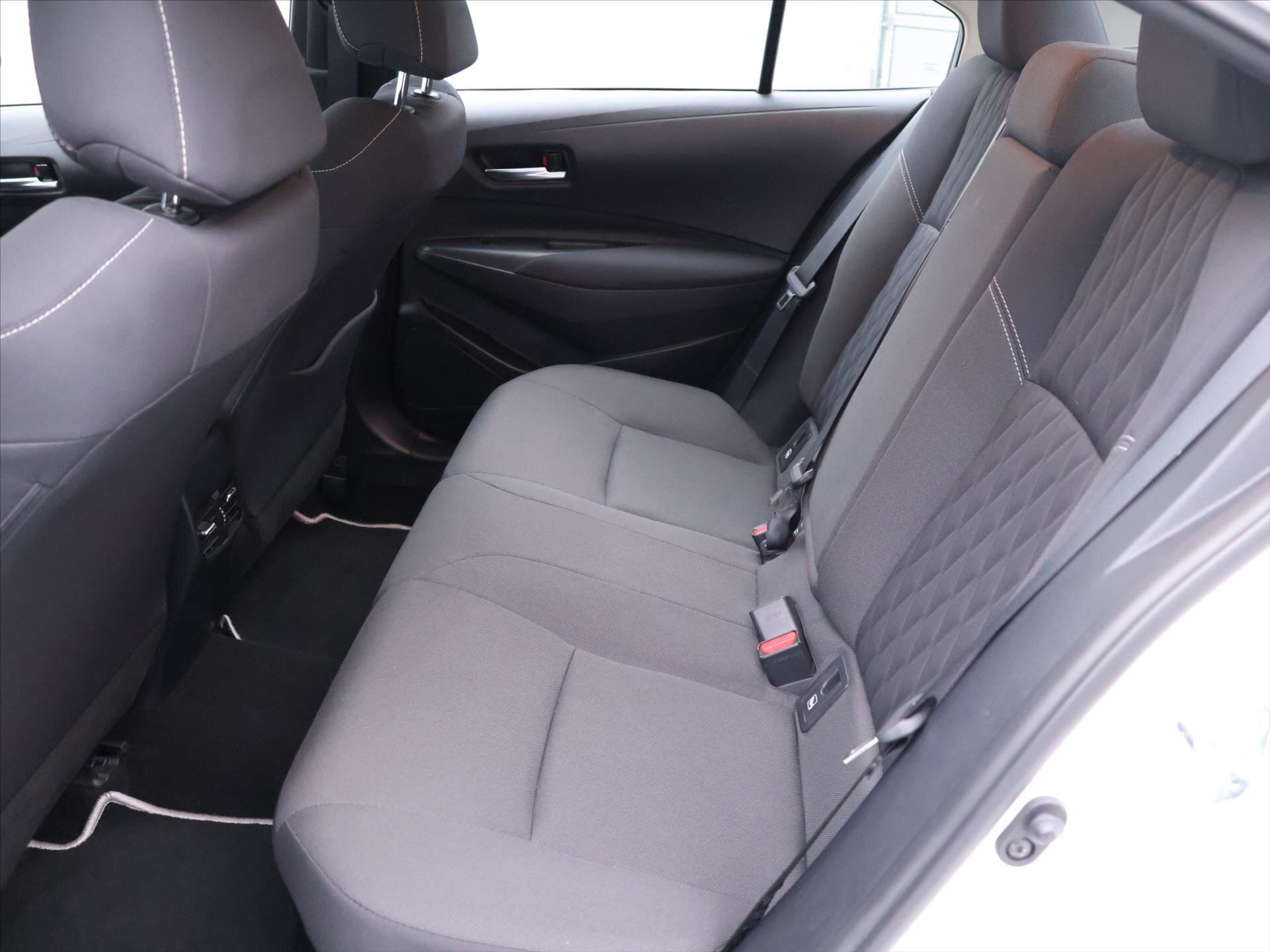 Toyota Corolla Sedan / Limuzína 1,8 l 90 kw