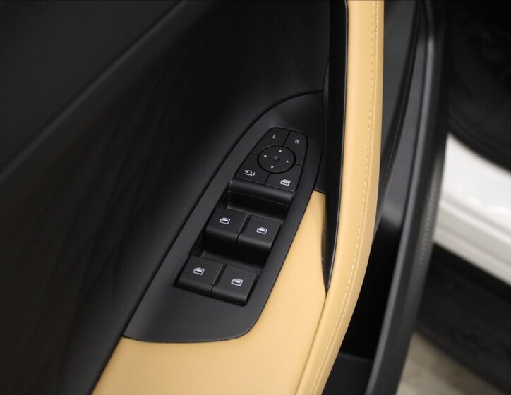 MG HS SUV 1,5 l 200 kw