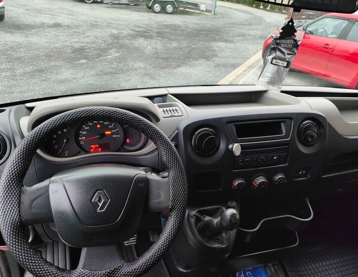 Renault Master 9