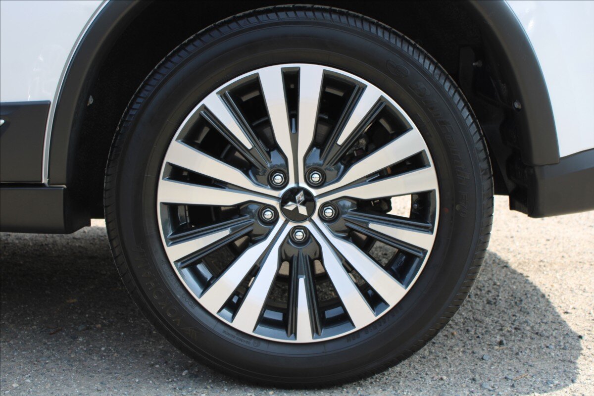 Mitsubishi Outlander SUV / Terénní 2,0 l 110 kw