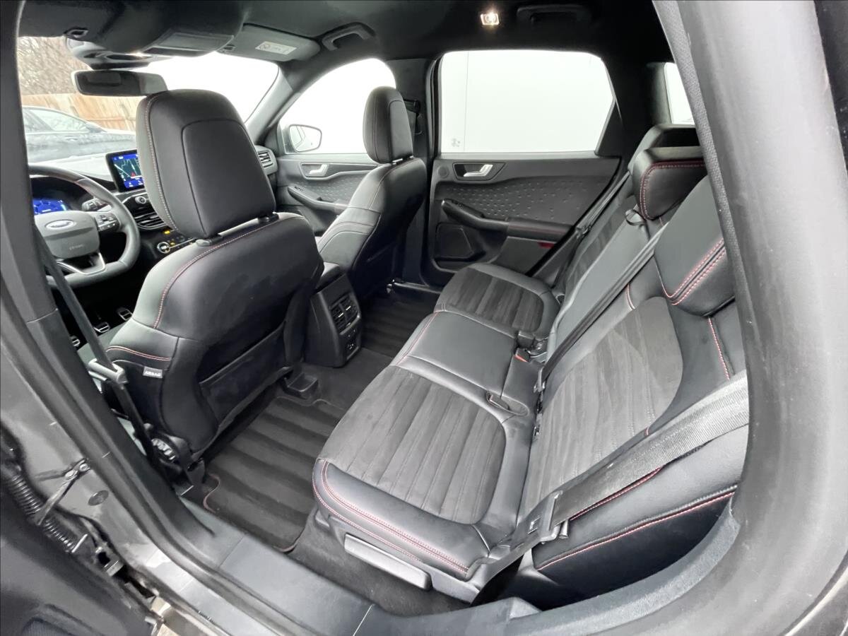 Ford Kuga SUV / Terénní 1,5 l 88 kw