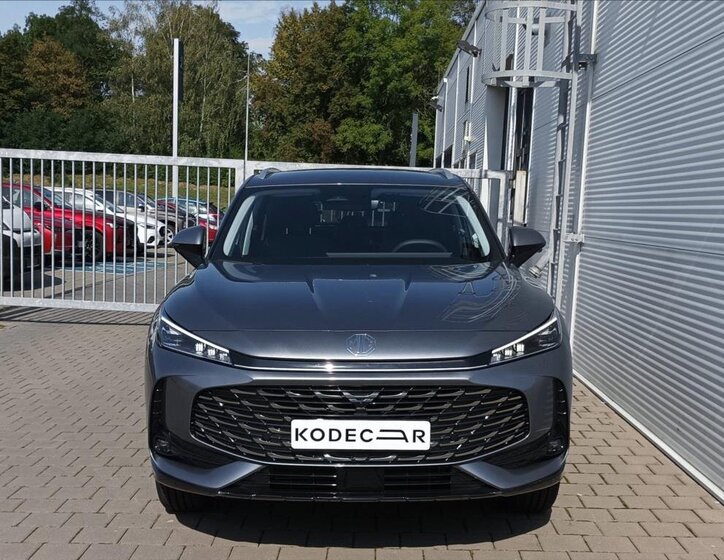 MG HS SUV / Terénní 1,5 l 125 kw