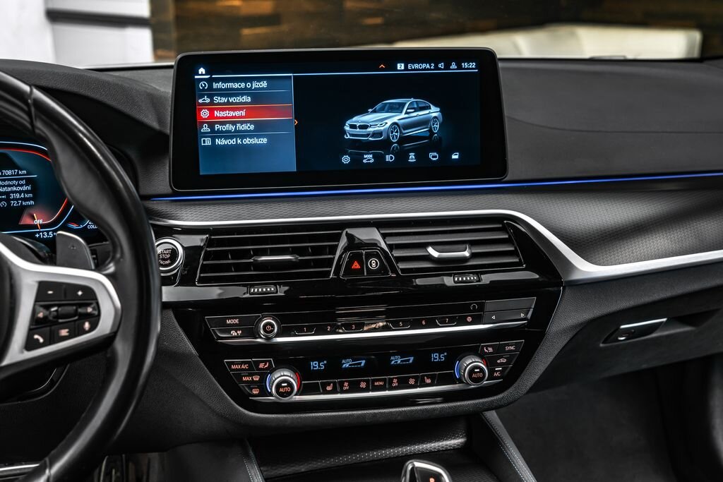 BMW Řada 5 Sedan / Limuzína 2,0 l 140 kw