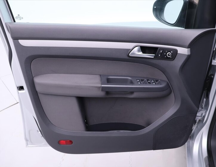 Volkswagen Touran MPV 1,6 l 77 kw