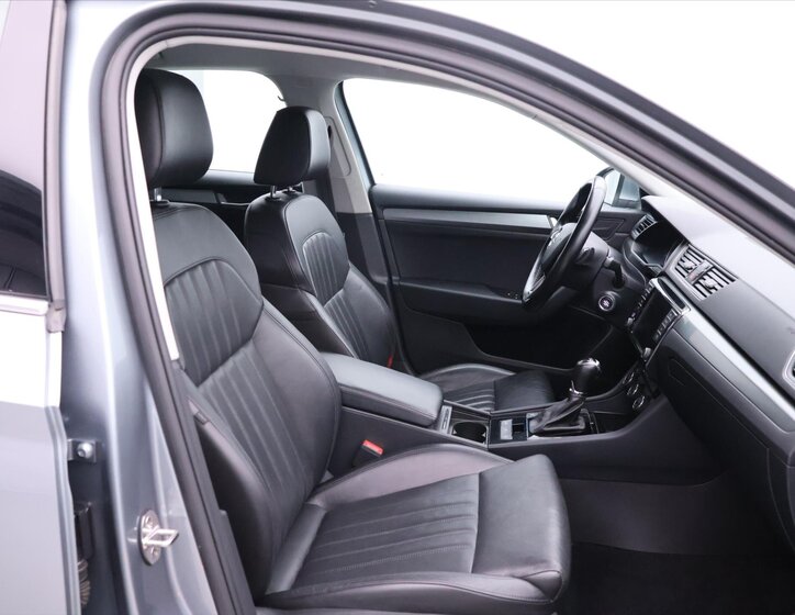 Škoda Superb Liftback 2,0 l 140 kw