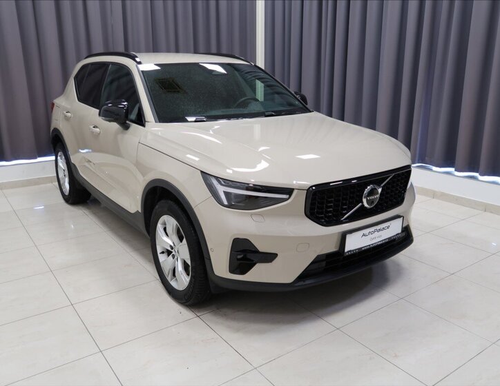 Volvo XC40 SUV 2,0 l 120 kw