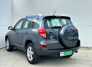 Toyota RAV4 SUV 2,2 l 100 kw